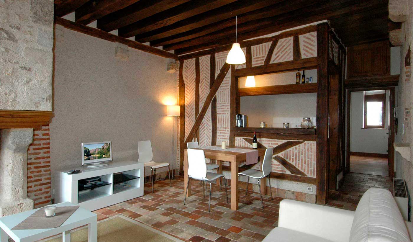 Un appartement du 16 ème siècleà la nuitée ou à la semaineà 100 mètres du Château de Blois